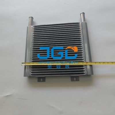 قطعات یدکی بیل مکانیکی مخزن رادیاتور مجموعه هسته رادیاتور 4479181 EX70
