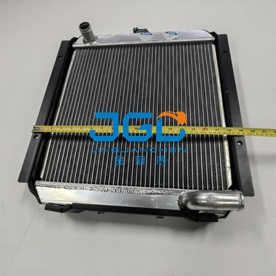 لوازم جانبی بیل مکانیکی PC50UU PC40-7 مخزن آب رادیاتور 20T-03-71110