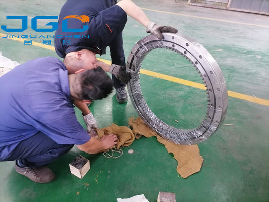 بلبرینگ غلتکی متقاطع بیل مکانیکی 20y-25-21100 برای PC200-6 PC210-6 PC220-6